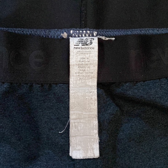 🤎3 for $20!🤎 New Balance Women’s Shorts Black/Grey Size Medium - Picture 4 of 9